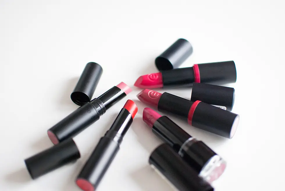 Lipstick_cartice_essence_pogue_by4
